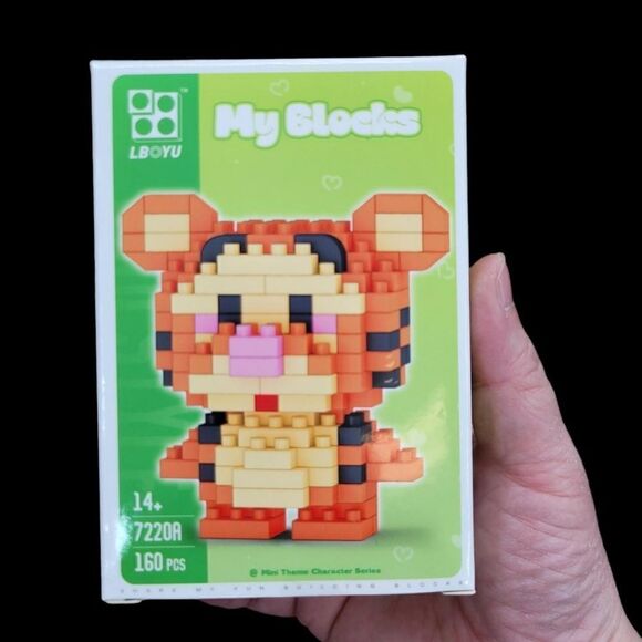 Brand New Disney Winnie the Pooh Tigger Bricks Lego Figure - Picture 1 of 5